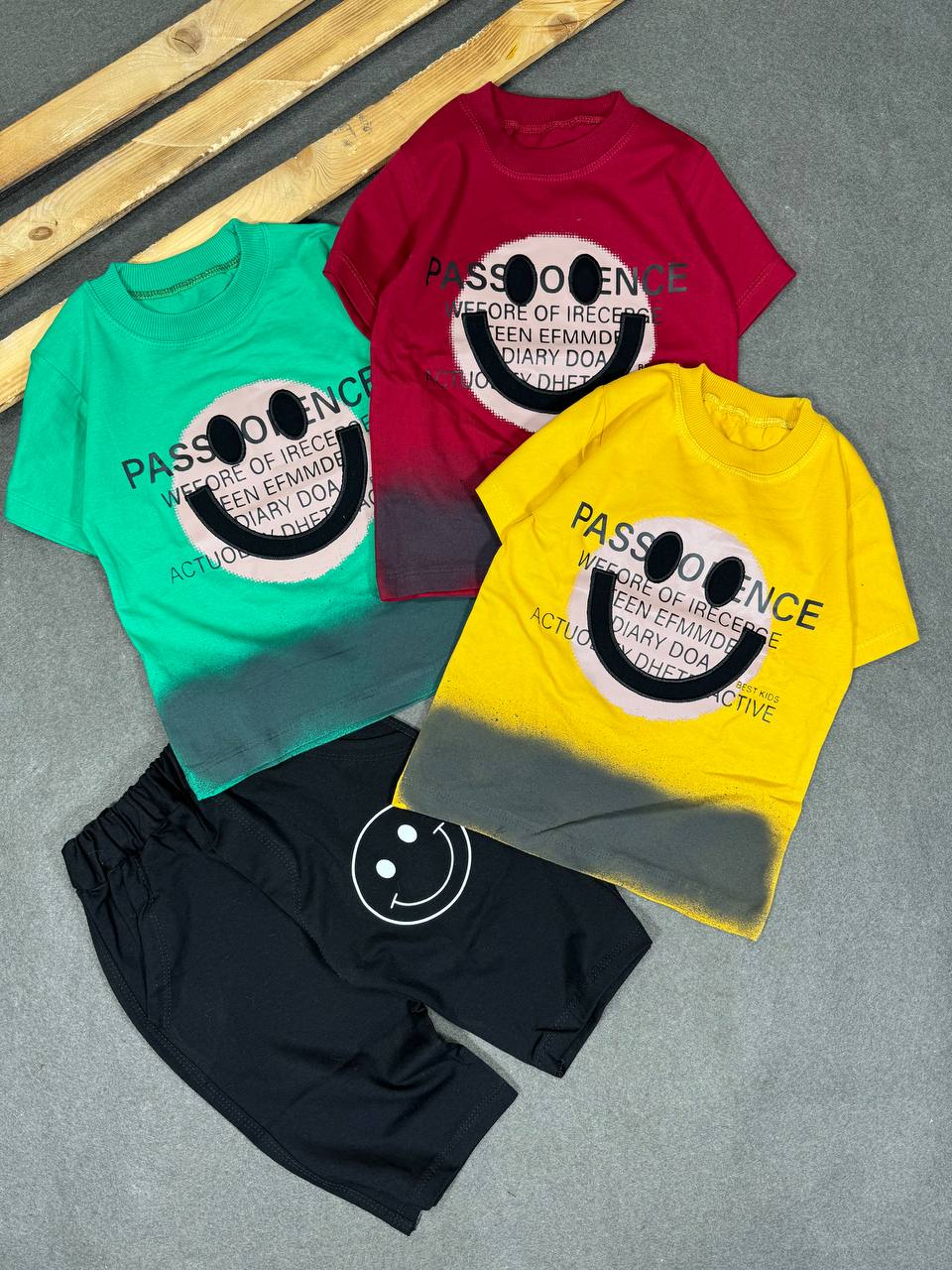 ست آستین کوتاه طرح لبخند 1972